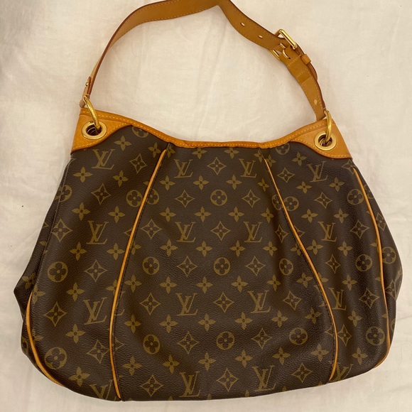 Louis Vuitton Purse SOLD - Picture 2 of 8